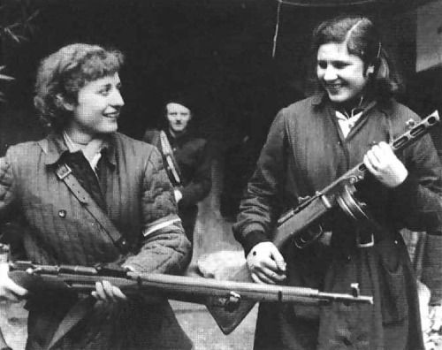 Women with guns during Hungarian Revolution